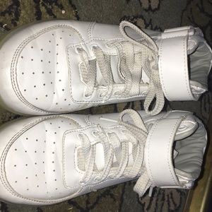 White underline color changing sneakers